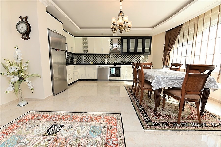 Пентхаус 3+1 на пляже Клеопатра 