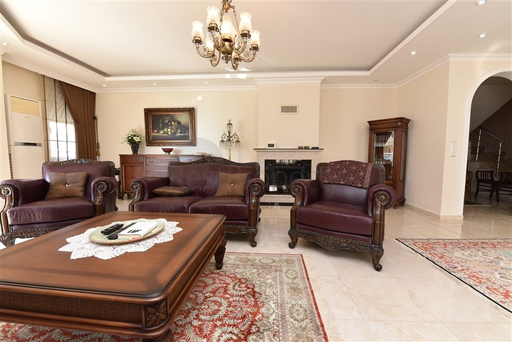 Пентхаус 3+1 на пляже Клеопатра 