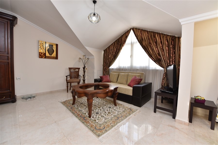 Пентхаус 3+1 на пляже Клеопатра 