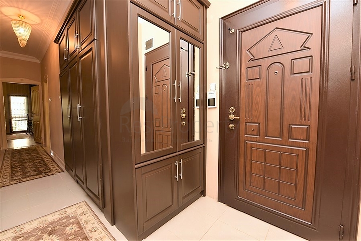 Меблированные апартаменты планировкой 3+1 в центре Алании