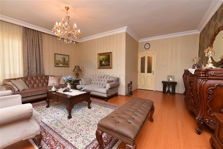 Меблированные апартаменты планировкой 3+1 в центре Алании