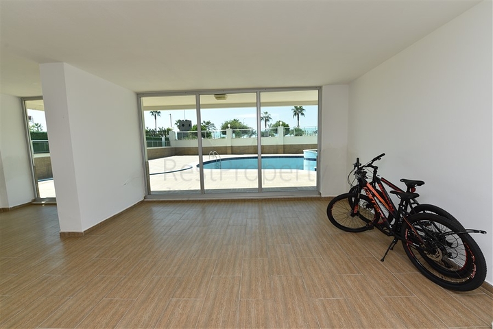 Трехкомнатная квартира в 20 метрах  от моря