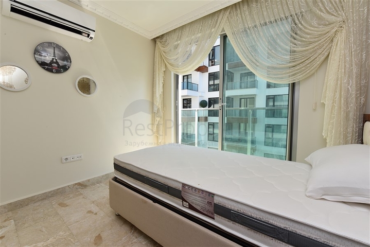 Трехкомнатная квартира в 20 метрах  от моря