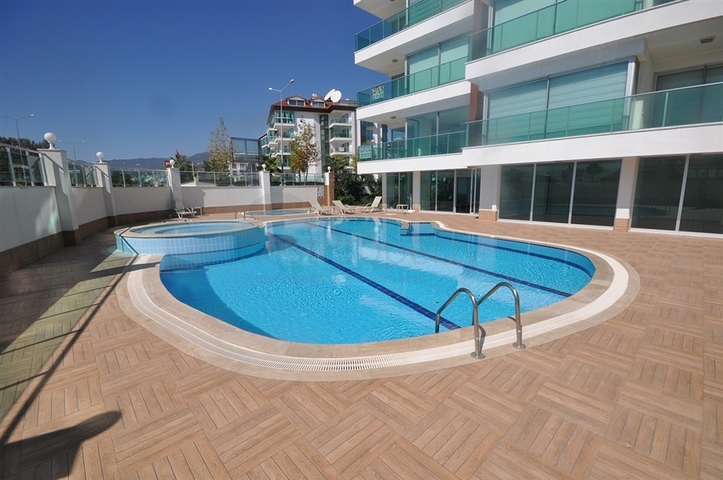 Трехкомнатная квартира в 20 метрах  от моря