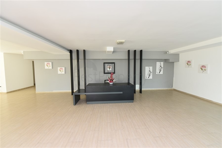 Трехкомнатная квартира в 20 метрах  от моря