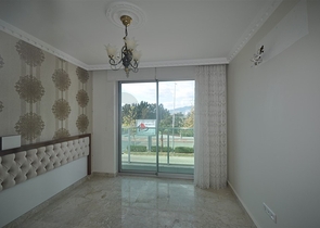 Трехкомнатная квартира в 20 метрах  от моря