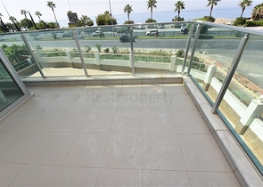 Трехкомнатная квартира в 20 метрах  от моря