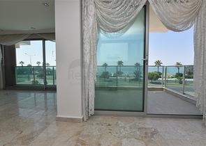 Трехкомнатная квартира в 20 метрах  от моря