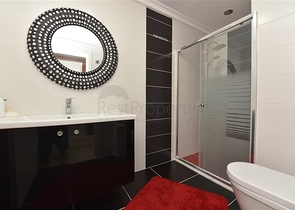 Трехкомнатная квартира в 20 метрах  от моря