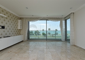 Трехкомнатная квартира в 20 метрах  от моря