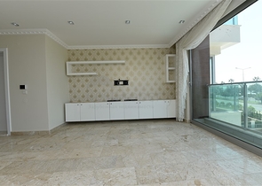 Трехкомнатная квартира в 20 метрах  от моря