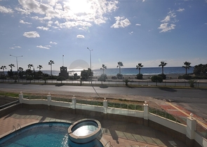 Трехкомнатная квартира в 20 метрах  от моря