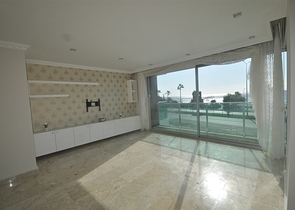 Трехкомнатная квартира в 20 метрах  от моря