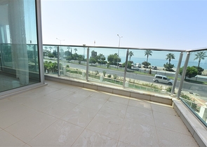 Трехкомнатная квартира в 20 метрах  от моря