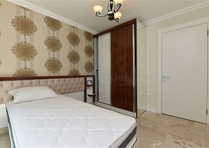 Трехкомнатная квартира в 20 метрах  от моря