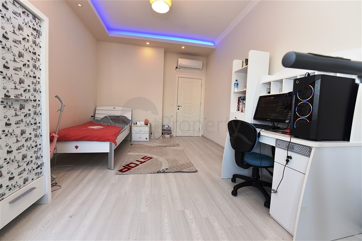 Меблированный пентхаус в Махмутларе