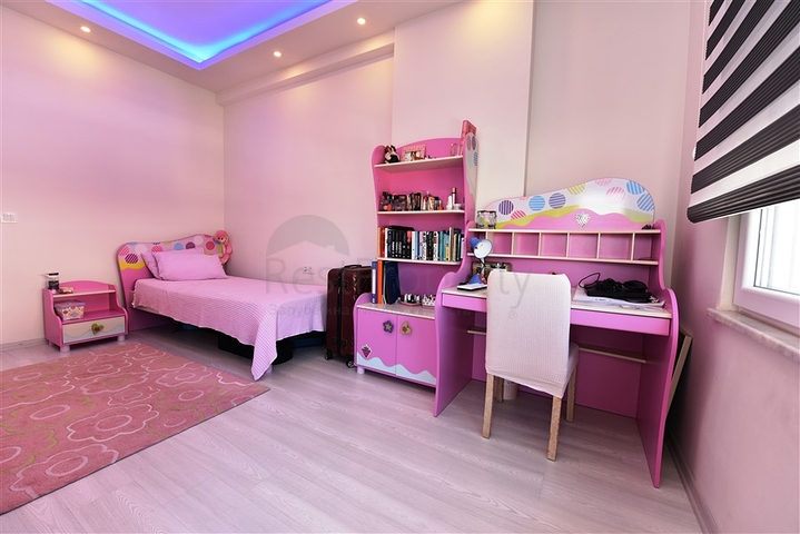 Меблированный пентхаус в Махмутларе