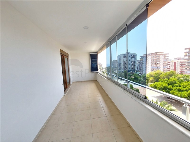 Двухэтажная квартира с мебелью в Махмутларе 