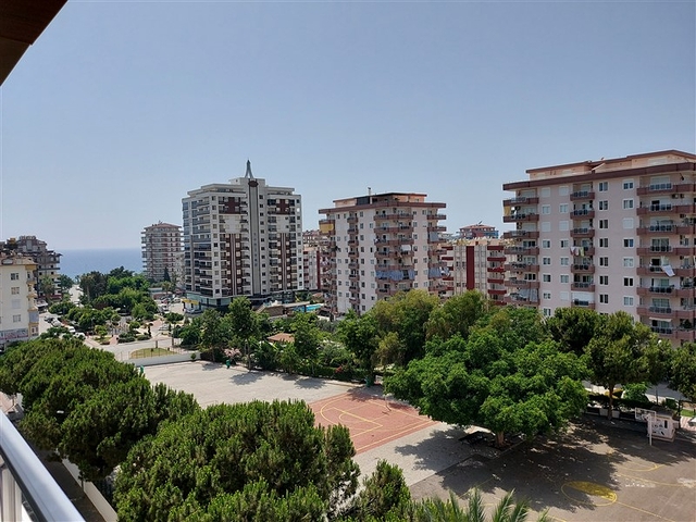 Двухэтажная квартира с мебелью в Махмутларе 