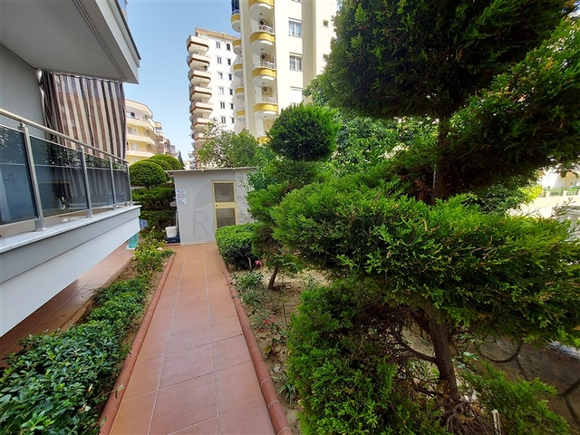 Двухэтажная квартира с мебелью в Махмутларе 