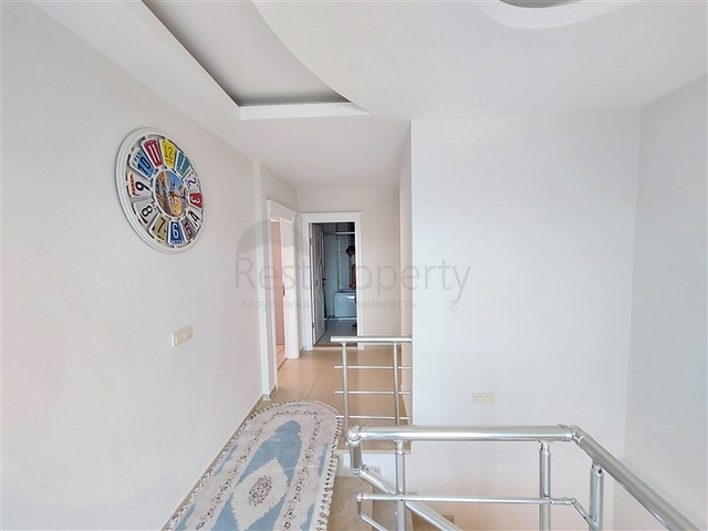 Двухэтажная квартира с мебелью в Махмутларе 