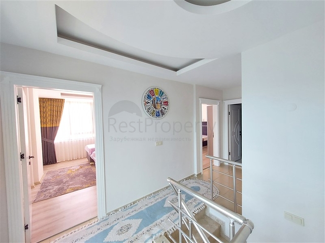 Двухэтажная квартира с мебелью в Махмутларе 