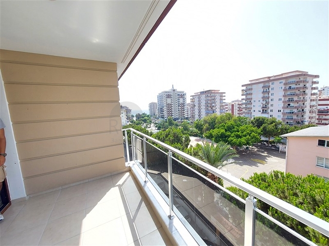 Двухэтажная квартира с мебелью в Махмутларе 