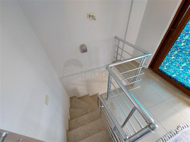 Двухэтажная квартира с мебелью в Махмутларе 