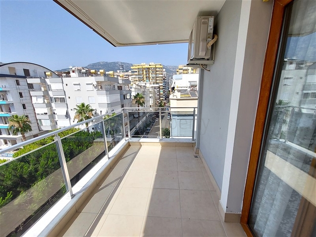 Двухэтажная квартира с мебелью в Махмутларе 