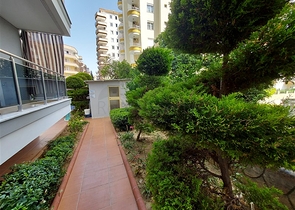 Двухэтажная квартира с мебелью в Махмутларе 