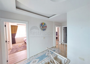 Двухэтажная квартира с мебелью в Махмутларе 