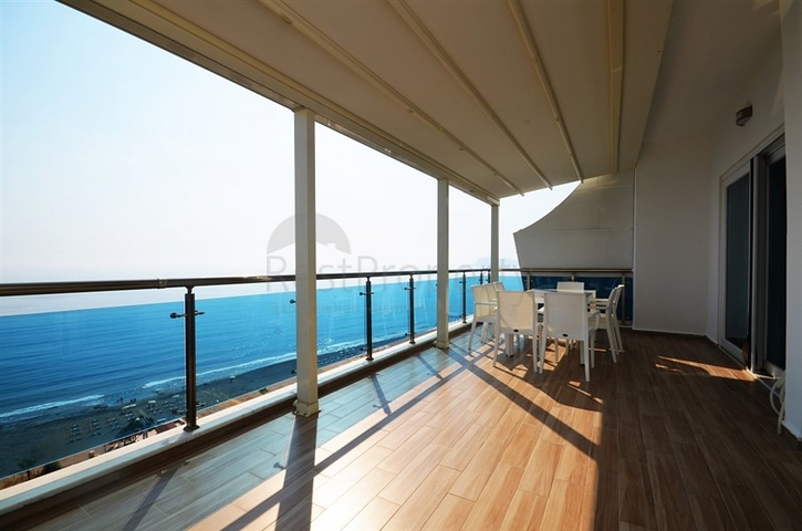 Меблированный двухуровневый пентхаус в Махмутларе