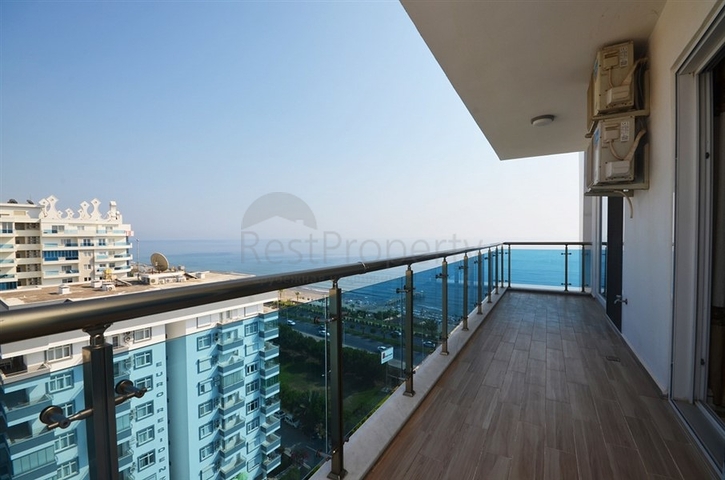 Меблированный двухуровневый пентхаус в Махмутларе