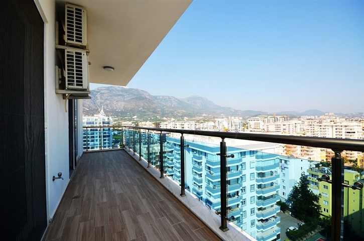 Меблированный двухуровневый пентхаус в Махмутларе