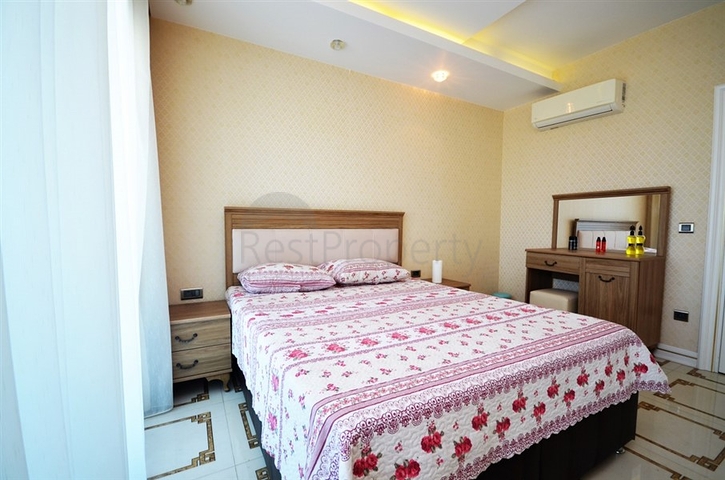 Меблированный двухуровневый пентхаус в Махмутларе