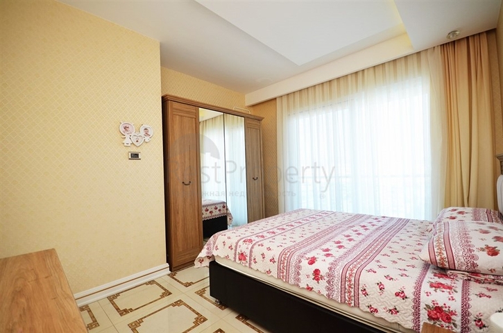 Меблированный двухуровневый пентхаус в Махмутларе