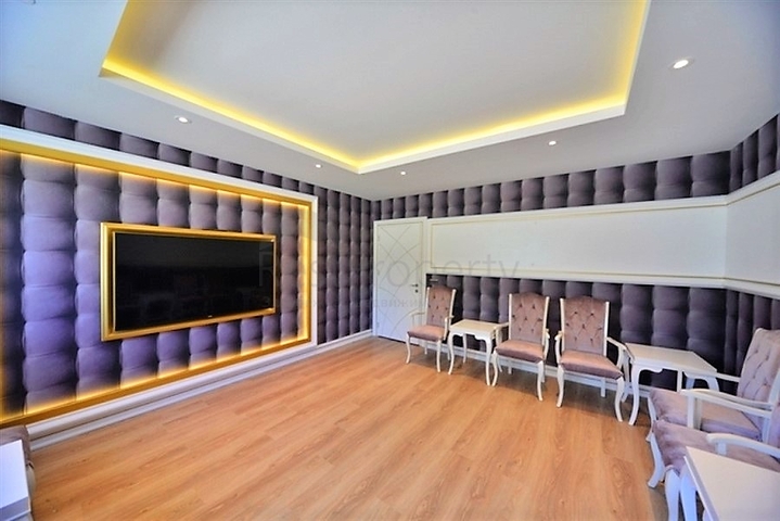 Меблированный двухуровневый пентхаус в Махмутларе