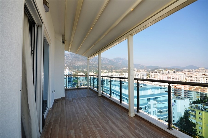 Меблированный двухуровневый пентхаус в Махмутларе