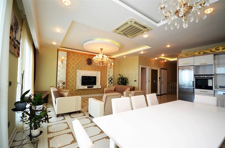 Меблированный двухуровневый пентхаус в Махмутларе