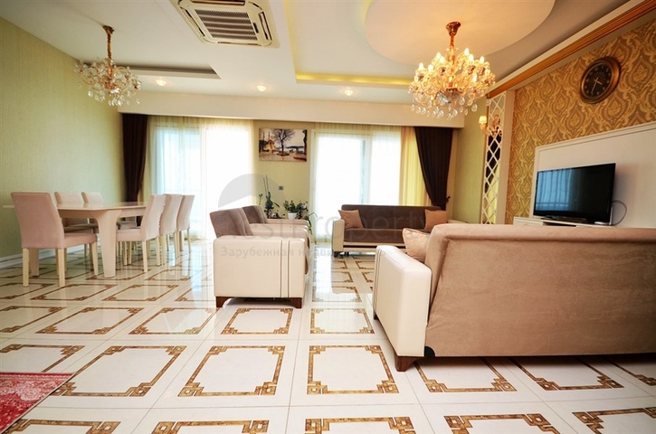 Меблированный двухуровневый пентхаус в Махмутларе