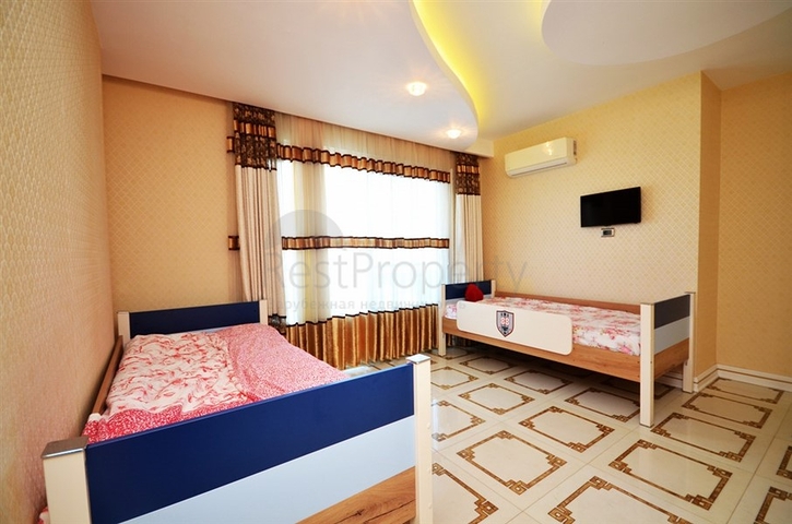 Меблированный двухуровневый пентхаус в Махмутларе