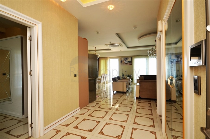 Меблированный двухуровневый пентхаус в Махмутларе