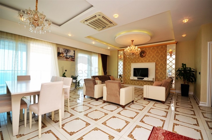 Меблированный двухуровневый пентхаус в Махмутларе