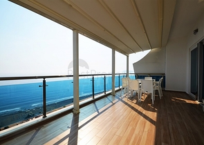 Меблированный двухуровневый пентхаус в Махмутларе