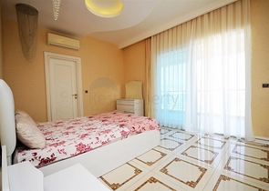 Меблированный двухуровневый пентхаус в Махмутларе