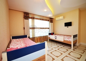 Меблированный двухуровневый пентхаус в Махмутларе