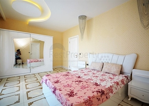 Меблированный двухуровневый пентхаус в Махмутларе