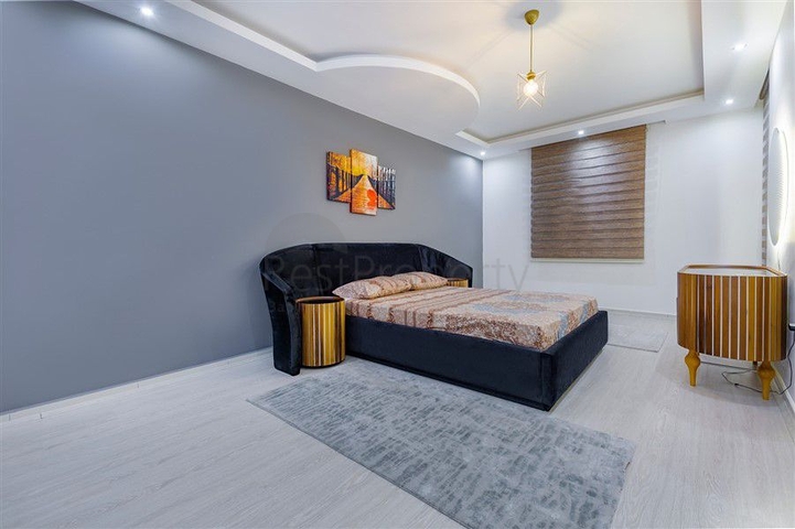 Меблированная трехкомнатная квартира в комплексе с богатой инфраструктурой