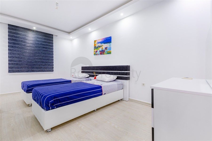 Меблированная трехкомнатная квартира в комплексе с богатой инфраструктурой