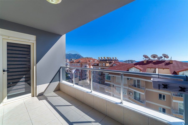 Меблированная трехкомнатная квартира в комплексе с богатой инфраструктурой